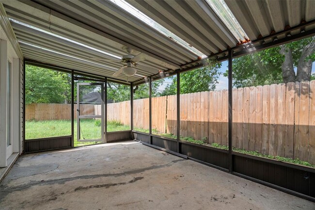Building Photo - 322 Muirwood Ln