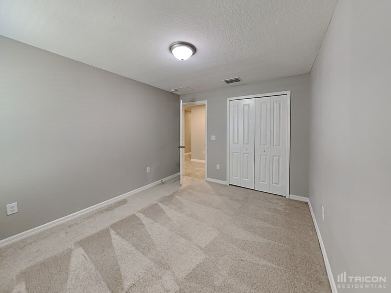 Building Photo - 9701 Sage Creek Dr