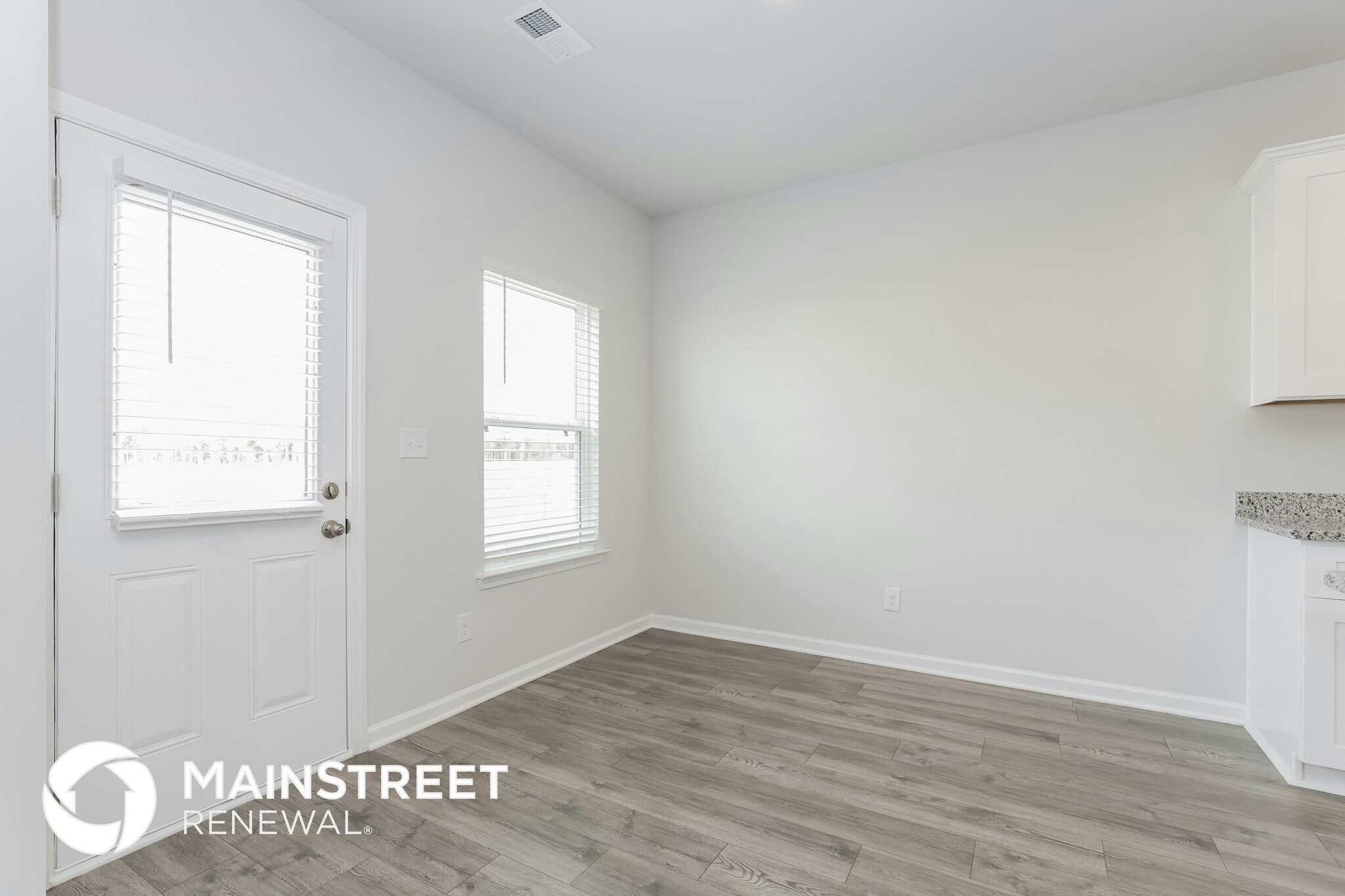 Building Photo - 3211 Quintana Dr