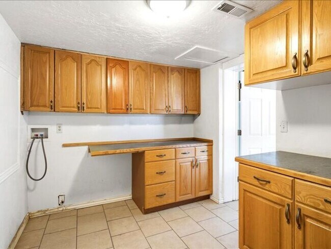 Building Photo - North Salt Lake 4 bed 3 bath home