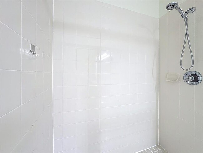 Building Photo - 8865 Della Scala Cir