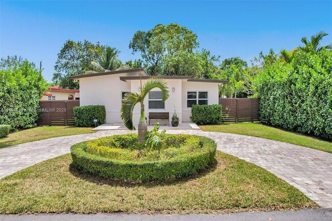 Building Photo - 6550 SW 52nd Terrace