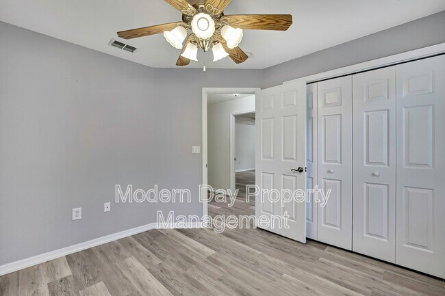 Building Photo - 12052 Jade Ave