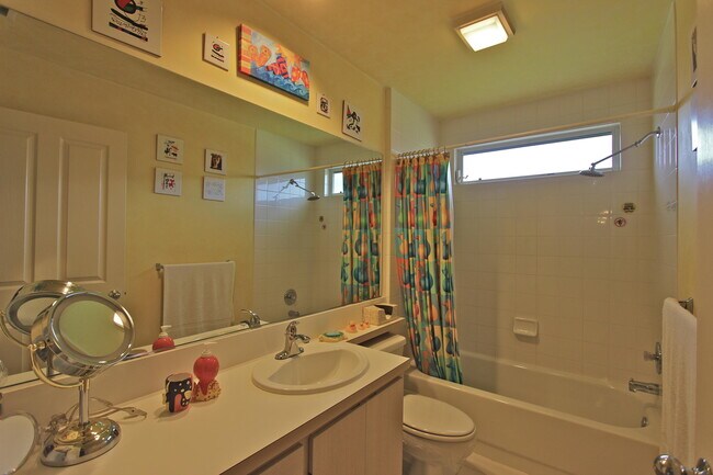 Building Photo - 10201 Chapman Oak Ct