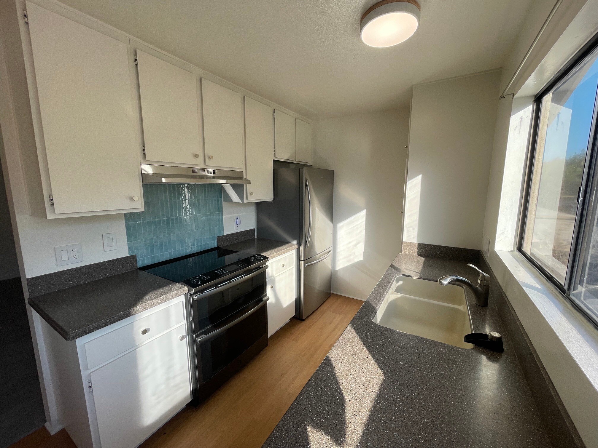 Building Photo - 160 Streamwood