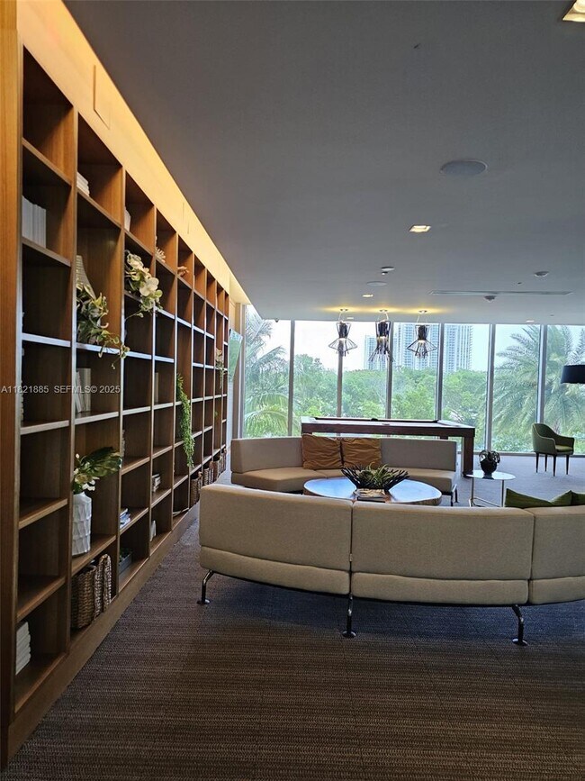 Building Photo - 16385 Biscayne Blvd