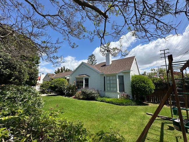 Primary Photo - 2435 31st St