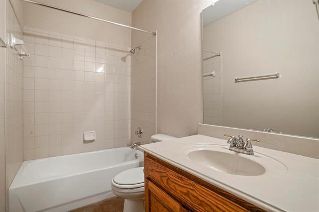 Building Photo - 446 High Point Dr