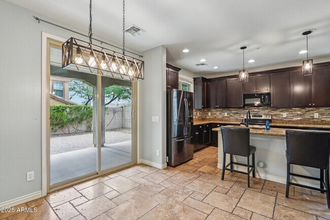 Building Photo - 7351 W Palo Brea Ln