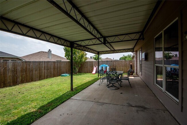 Building Photo - 113 Windsor-