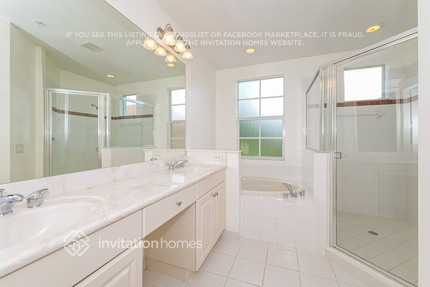 Building Photo - 2564 Gardens Pkwy