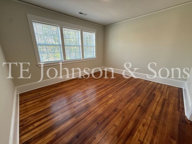 Building Photo - Updated 3BR/2BA Apartment with Quartz Counters & Modern Finishes