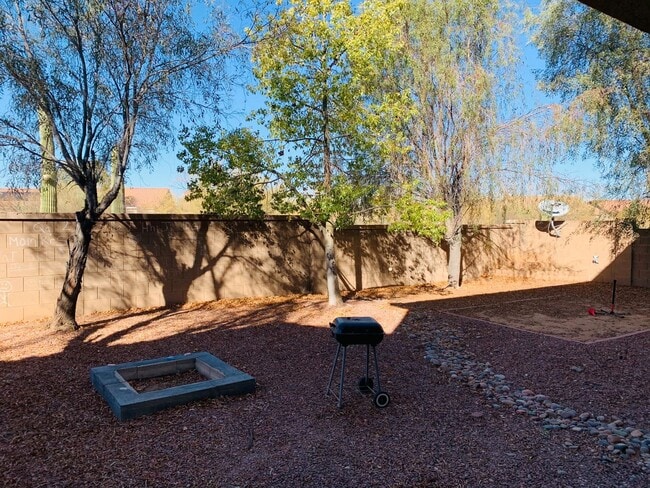 Building Photo - Rancho Sahuarita 4 bedroom 3 bath 2 story Home