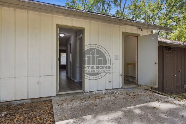 Building Photo - 1824 Seay Ct