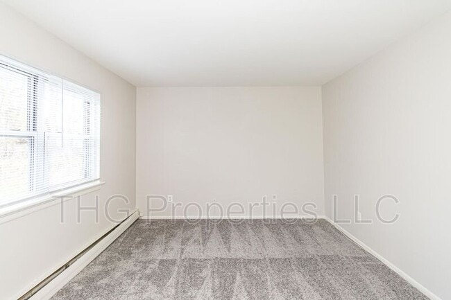 Building Photo - 27-55 Green Street APT# 28A