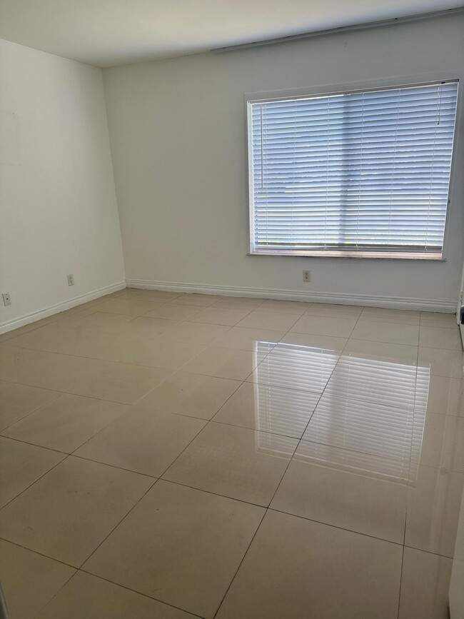 Building Photo - 815 Boynton Beach Blvd