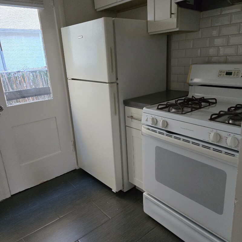 Building Photo - 829 N Formosa Ave