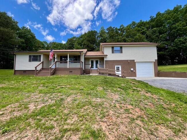 Primary Photo - 1719 Reed Rd
