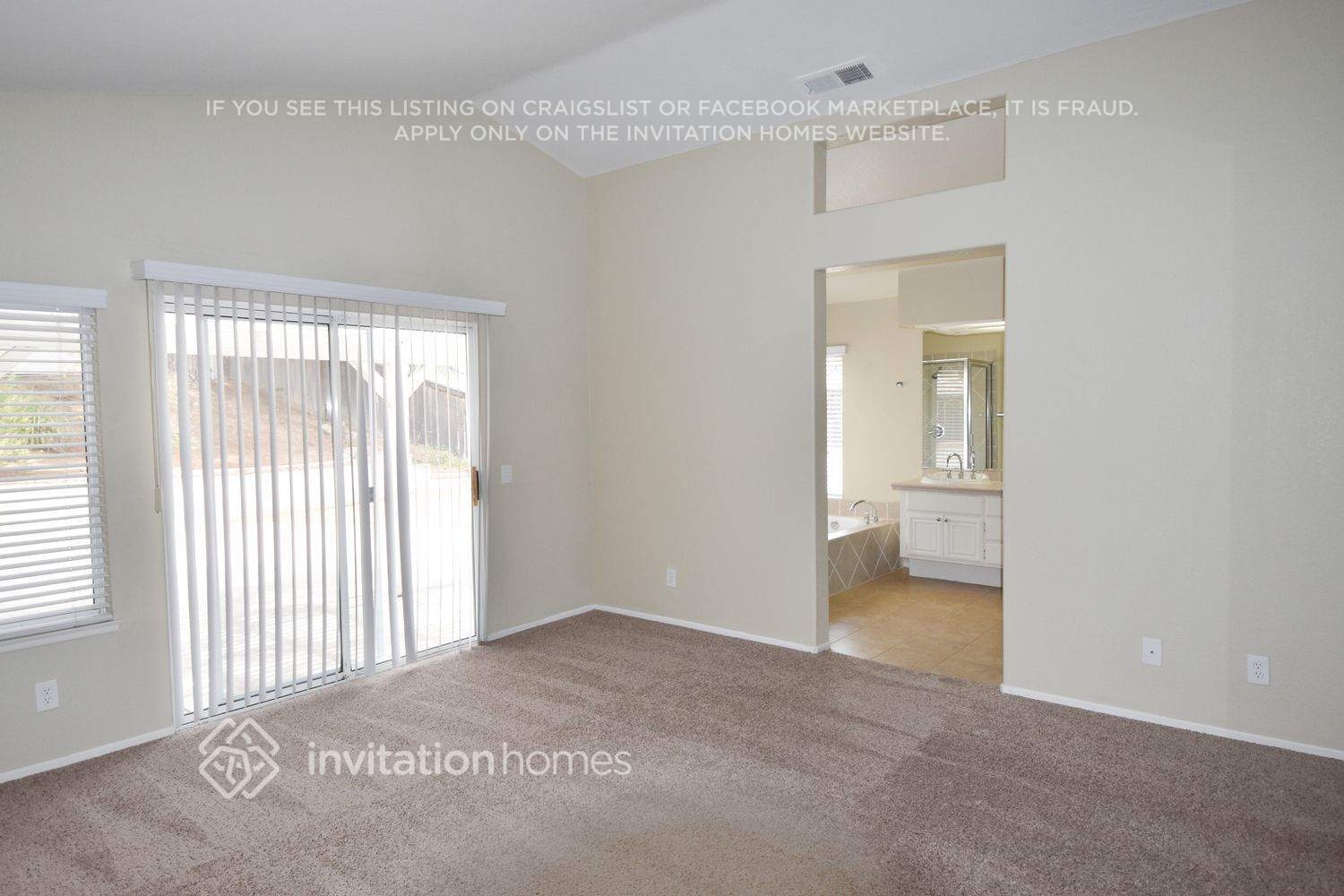 Building Photo - 10025 Miracanto Way