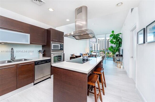 Building Photo - 7928 East Dr