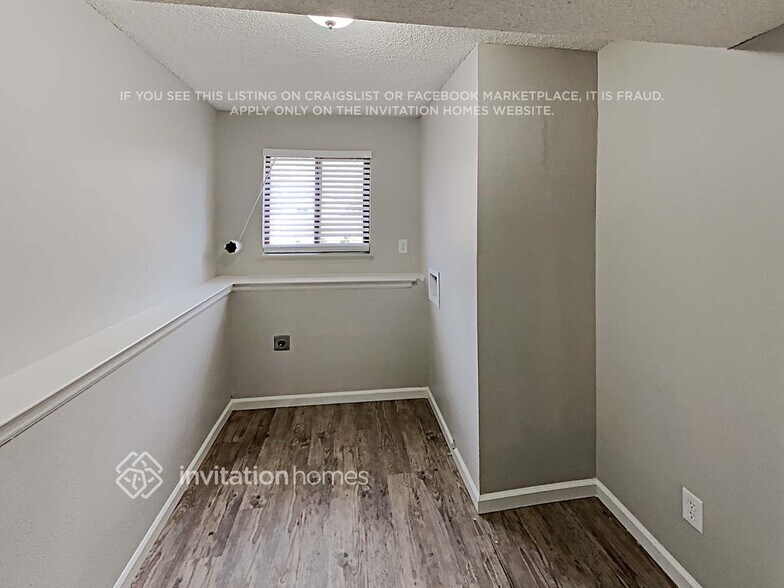 Building Photo - 12150 Bellaire St