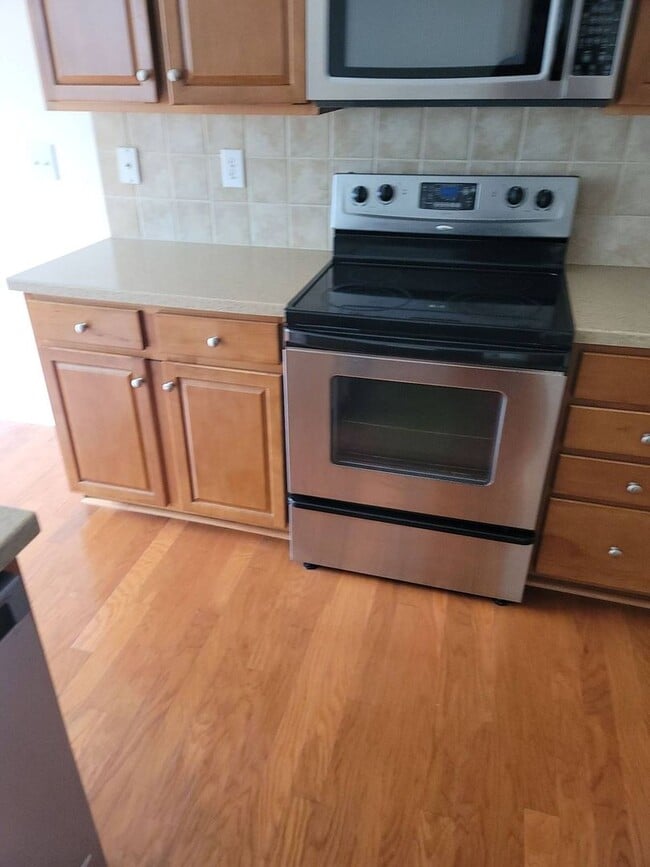 Building Photo - Nice Townhome off Providence Rd/485 South