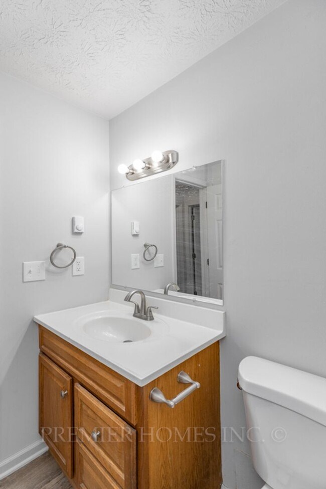 Building Photo - 835 Constitution Ave