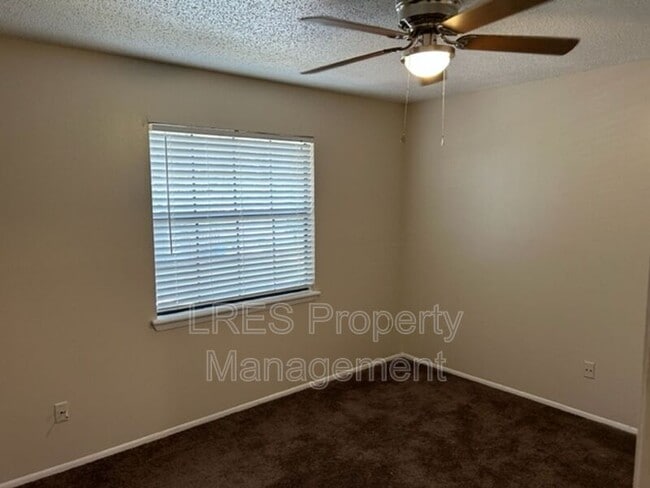 Building Photo - 4603 Lighthouse Cir