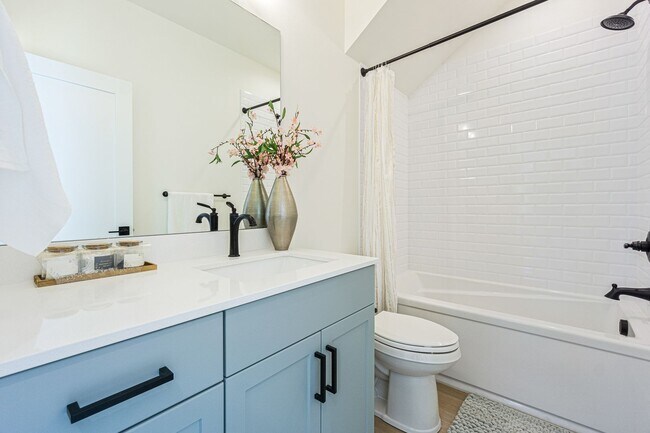 Building Photo - Montlake Townhome