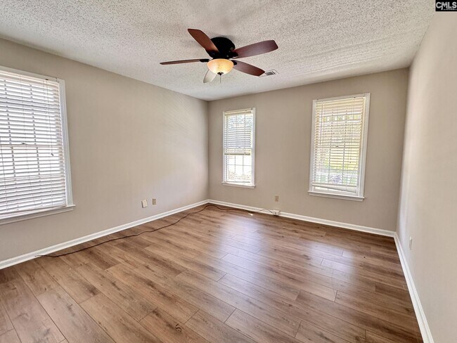 Building Photo - 103 Riverwalk Ct