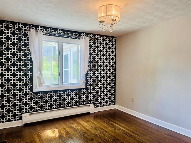 Building Photo - 181 Moss Hill Rd