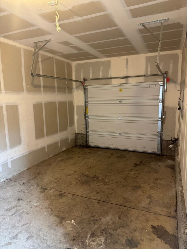 Building Photo - 2430-2438 E Whiteaker