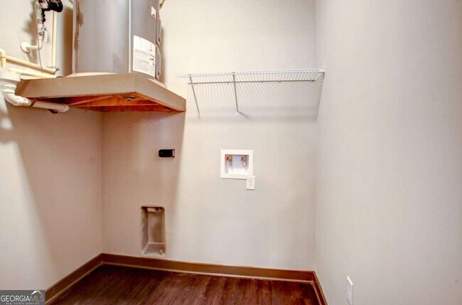 Building Photo - 800 Milwood St