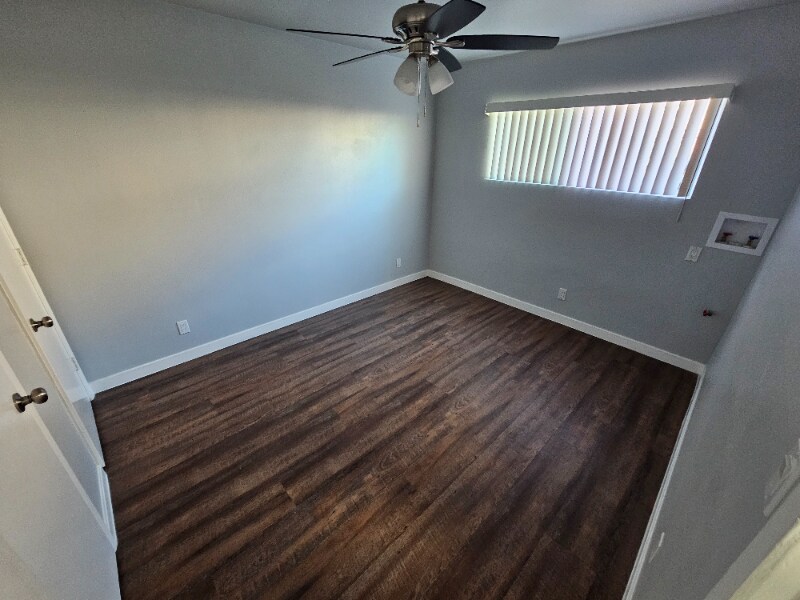 Building Photo - 1533 W 84th St