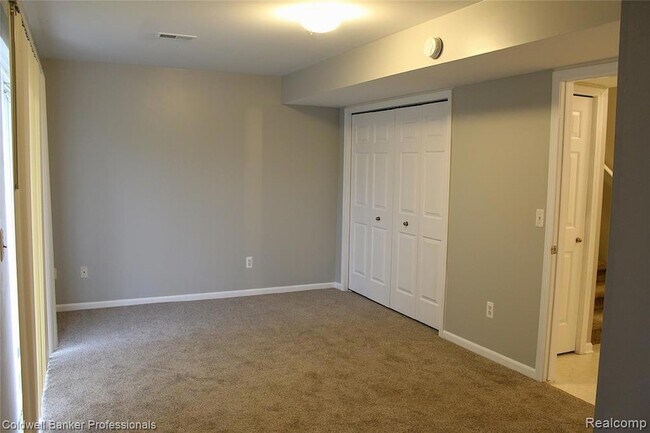 Building Photo - 387 Cherry Orchard Rd