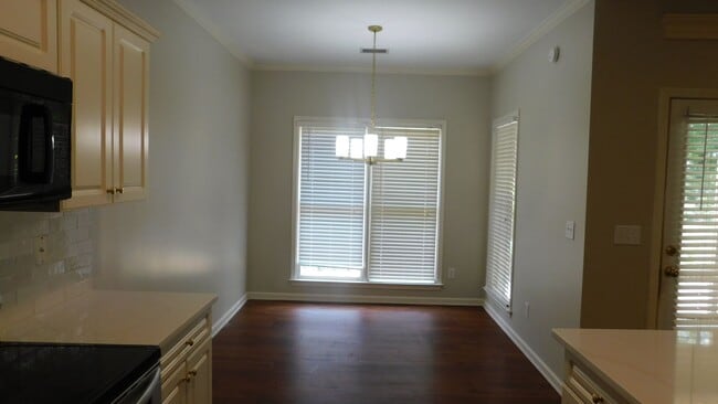 Building Photo - Your Dream Rental Awaits in Gated Greyston...