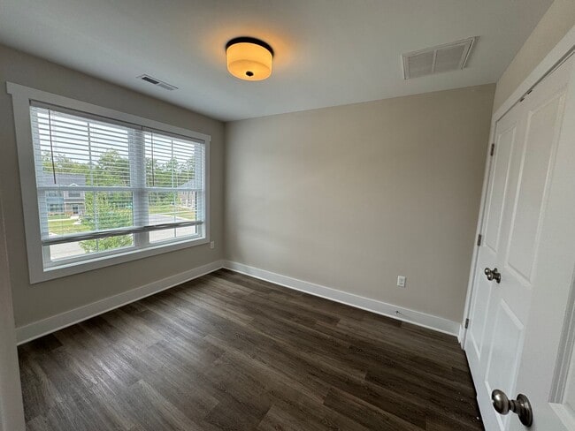Building Photo - End Unit Luxury Townhouse in Campbell County