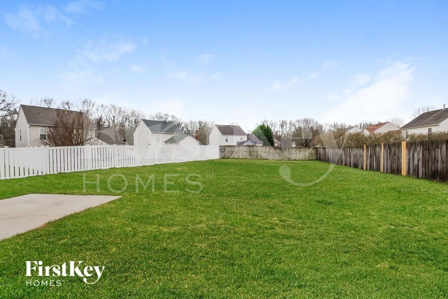 Building Photo - 109 Barrington Dr