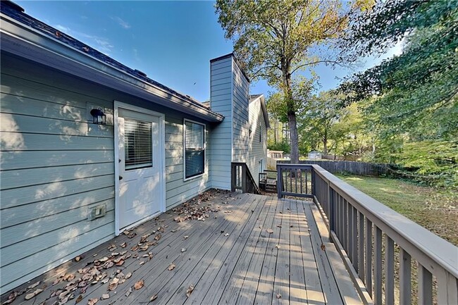 Building Photo - 2078 Arrowhead Trail