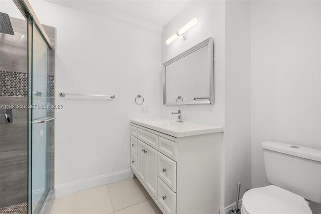 Building Photo - 1627 Moffett St