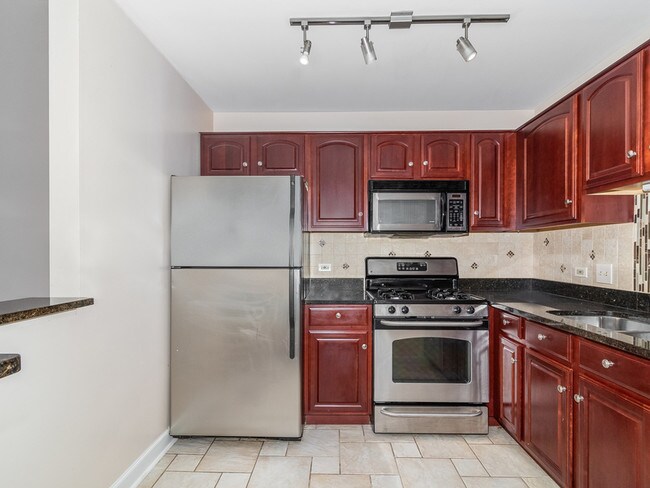 Building Photo - 1316 McDowell Rd