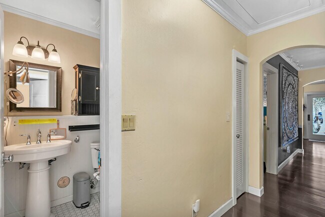 Building Photo - 1509 NW 4th Ave