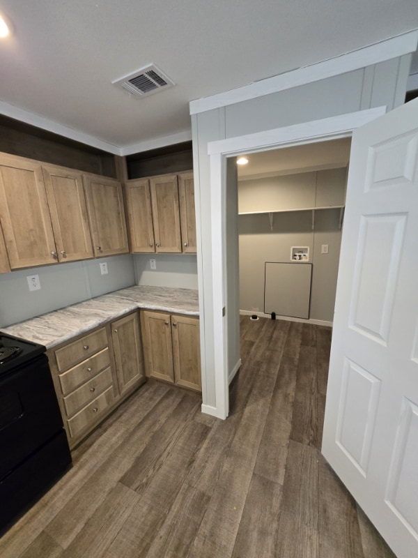 Building Photo - 3000 S 9th Ave