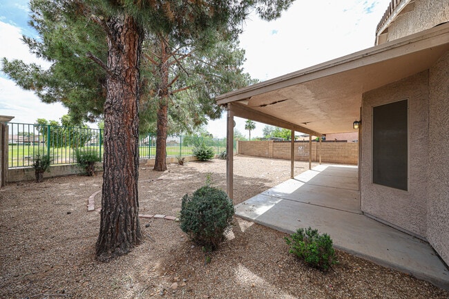 Building Photo - 14707 W Lupine Ln