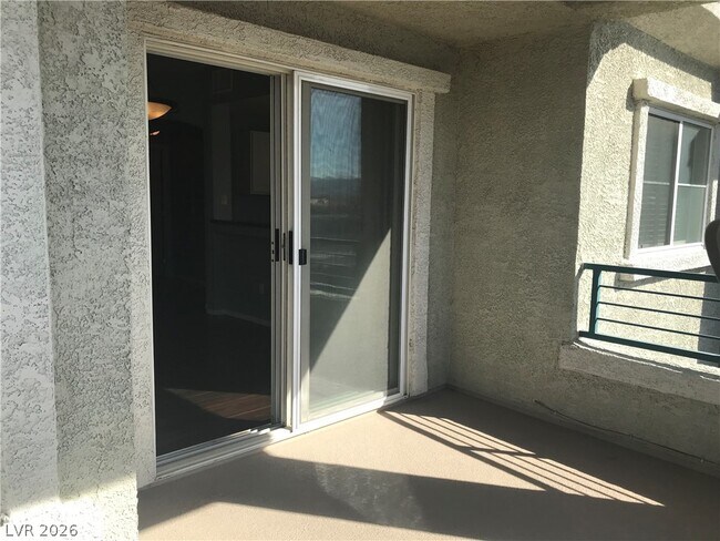 Building Photo - 10809 Garden Mist Dr