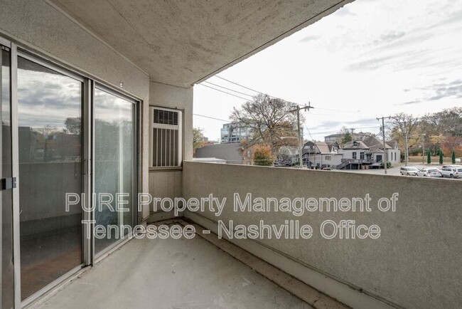 Building Photo - 900 19th Ave S