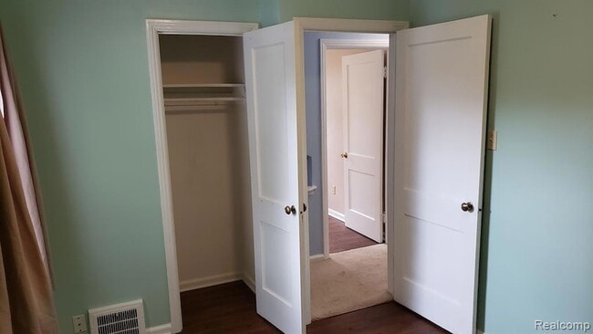 Building Photo - 1261 Pearson St