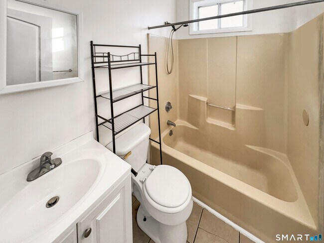 Building Photo - 34 Wolcott St