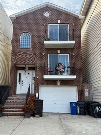 Building Photo - 190 Summer Ave