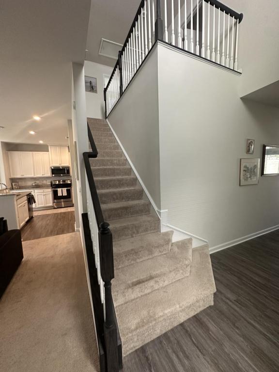 Building Photo - 724 Hezekiah Little Dr